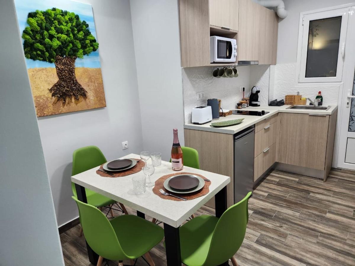 Cozy Apartment Metaxourgeio Greendom Ateny Zewnętrze zdjęcie